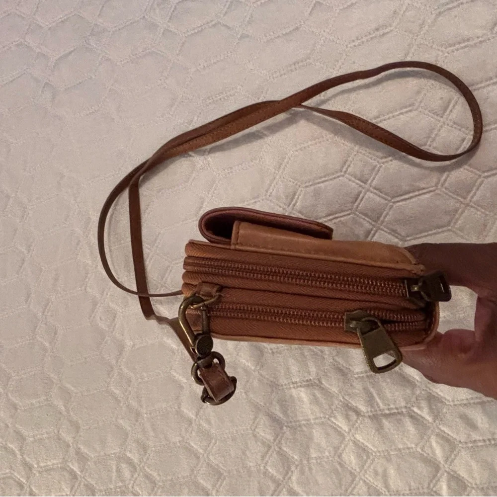 The Sak Brown Leather Crossbody Bag - Picture 2 of 7
